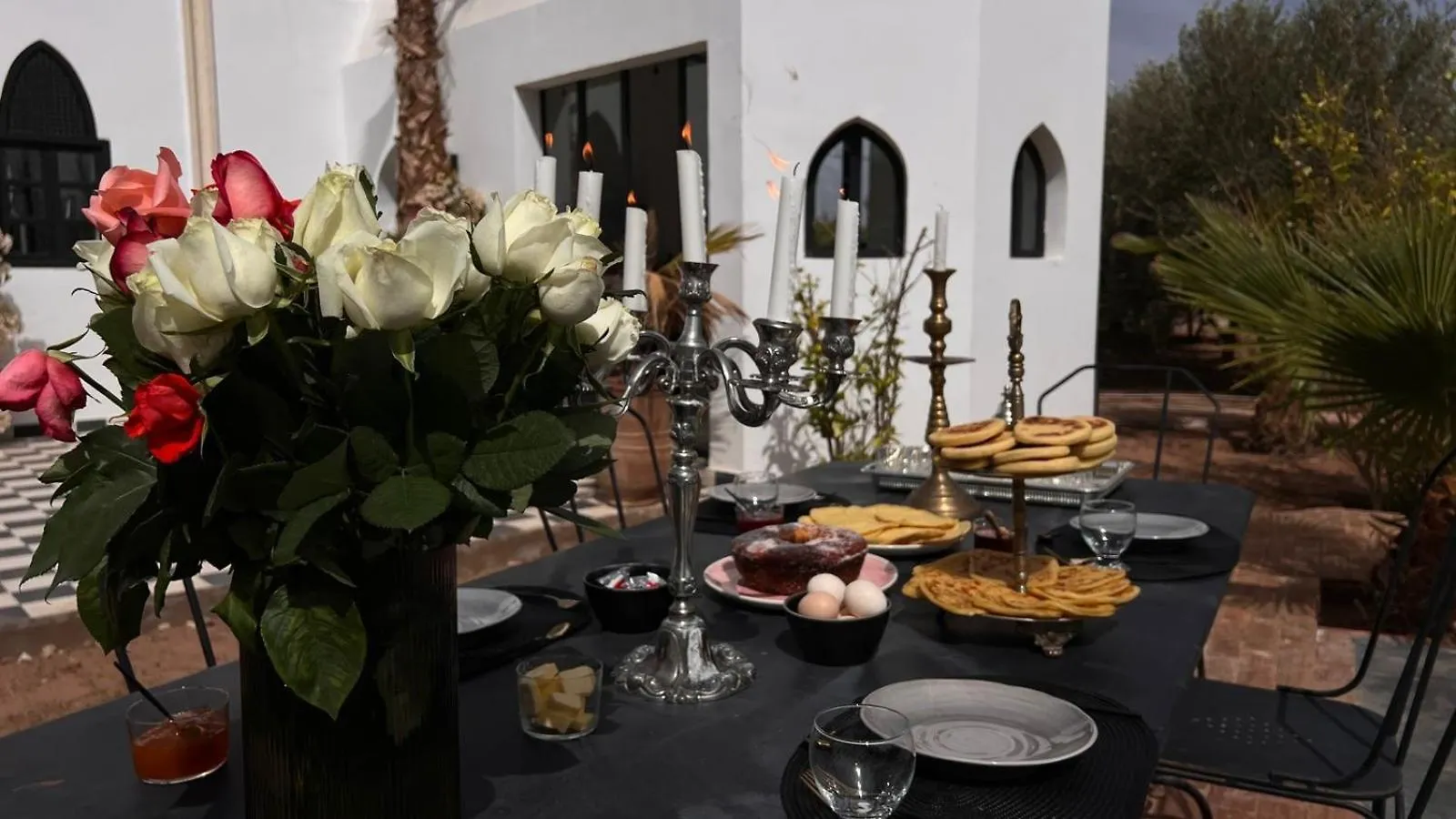 Villa Mauresque Jardin Luxuriant Et Piscine Privee Marrakech Marrakesh