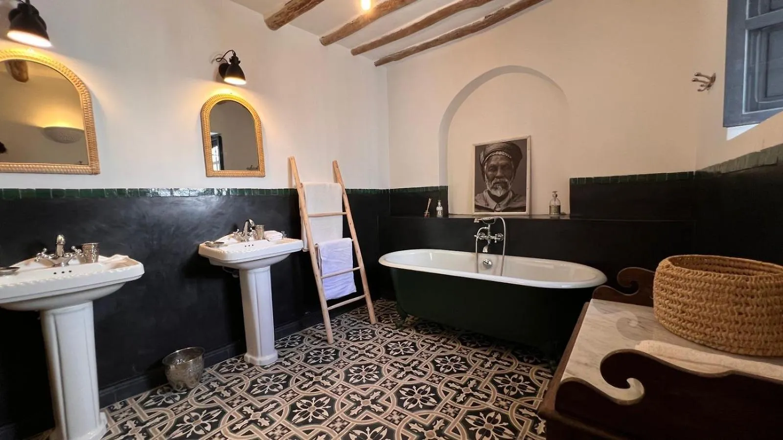 Villa Mauresque Jardin Luxuriant Et Piscine Privee Marrakech Marrakesh